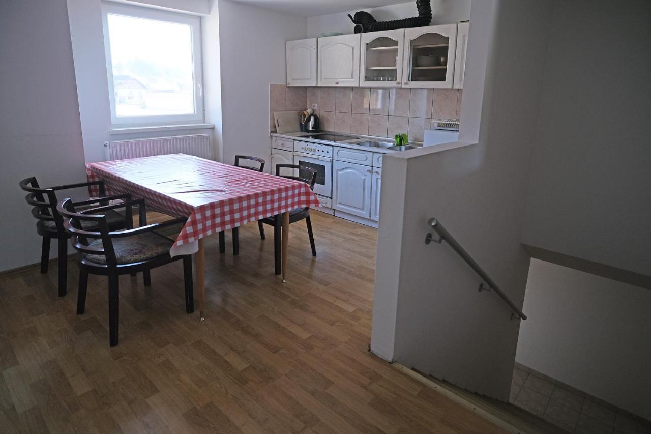 Sostanj Velenje Ravne Sobe Rooms Vrtacnik D O O Bagian luar foto