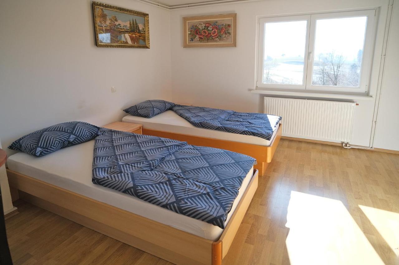 Sostanj Velenje Ravne Sobe Rooms Vrtacnik D O O Bagian luar foto