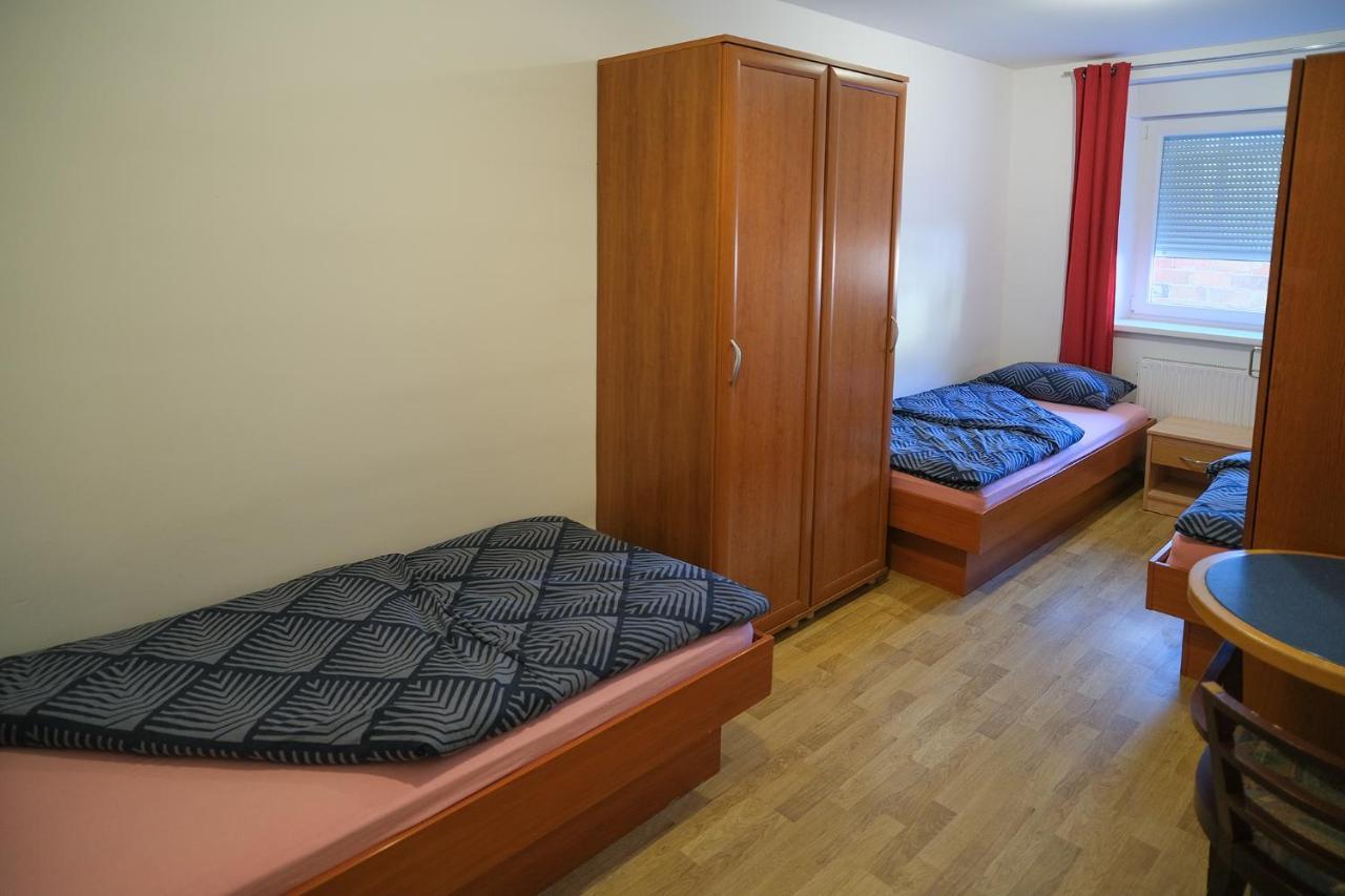 Sostanj Velenje Ravne Sobe Rooms Vrtacnik D O O Bagian luar foto