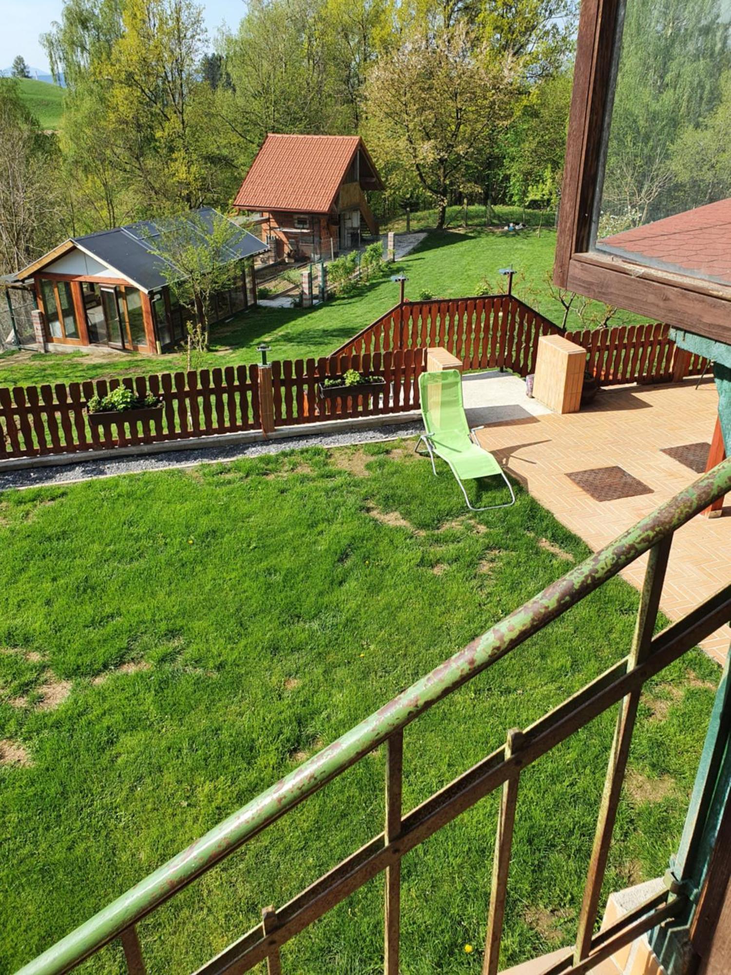 Sostanj Velenje Ravne Sobe Rooms Vrtacnik D O O Bagian luar foto