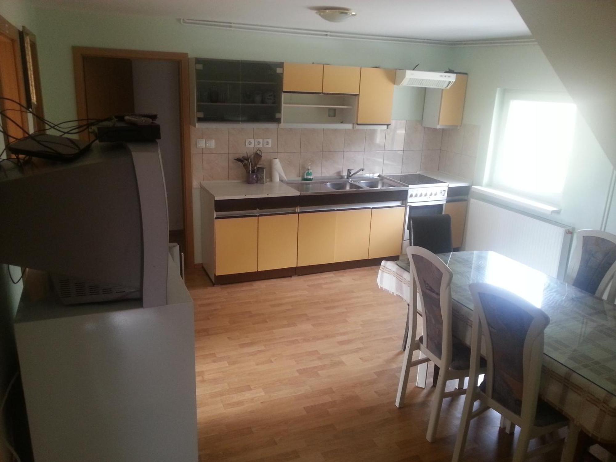 Sostanj Velenje Ravne Sobe Rooms Vrtacnik D O O Bagian luar foto