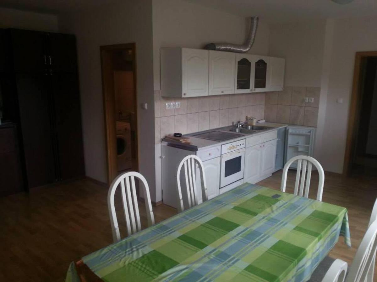 Sostanj Velenje Ravne Sobe Rooms Vrtacnik D O O Bagian luar foto