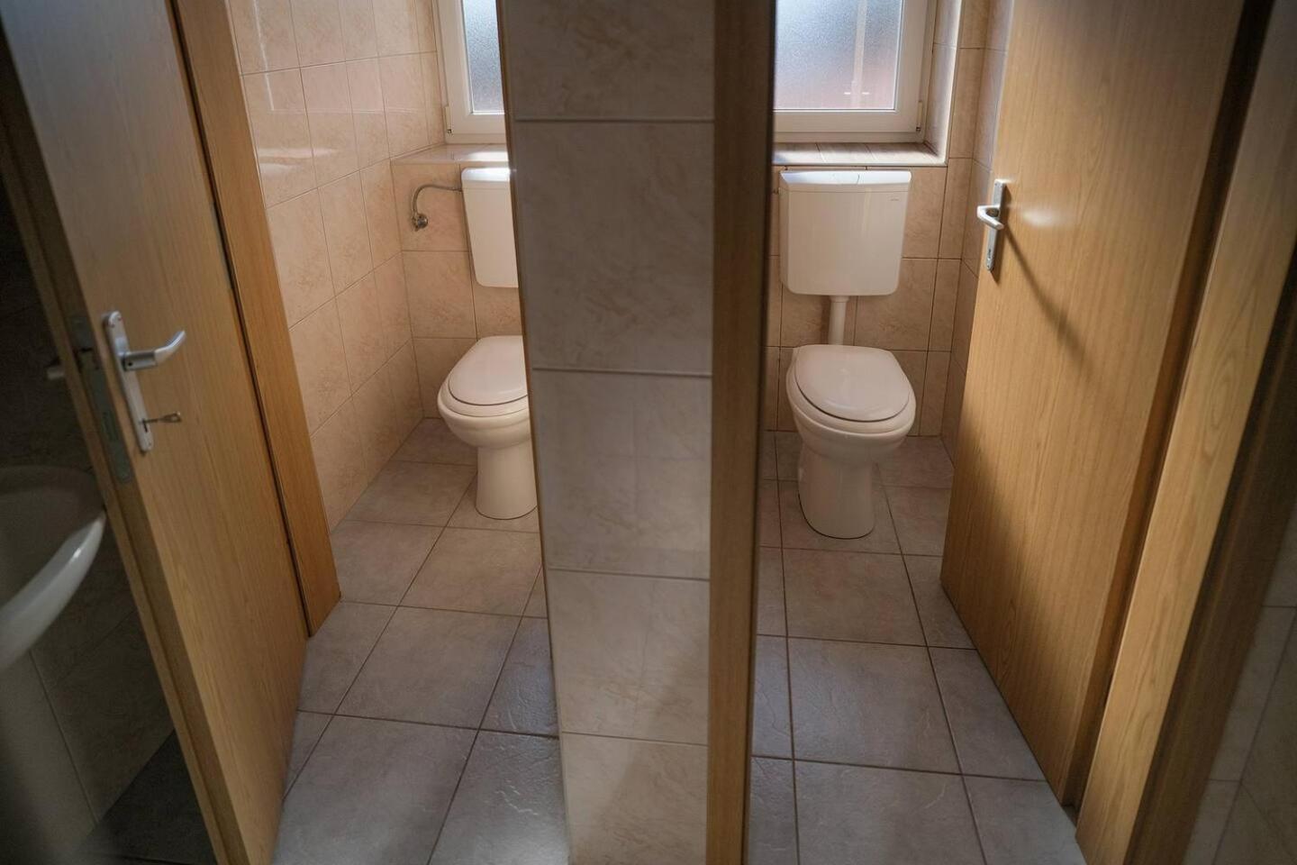Sostanj Velenje Ravne Sobe Rooms Vrtacnik D O O Bagian luar foto