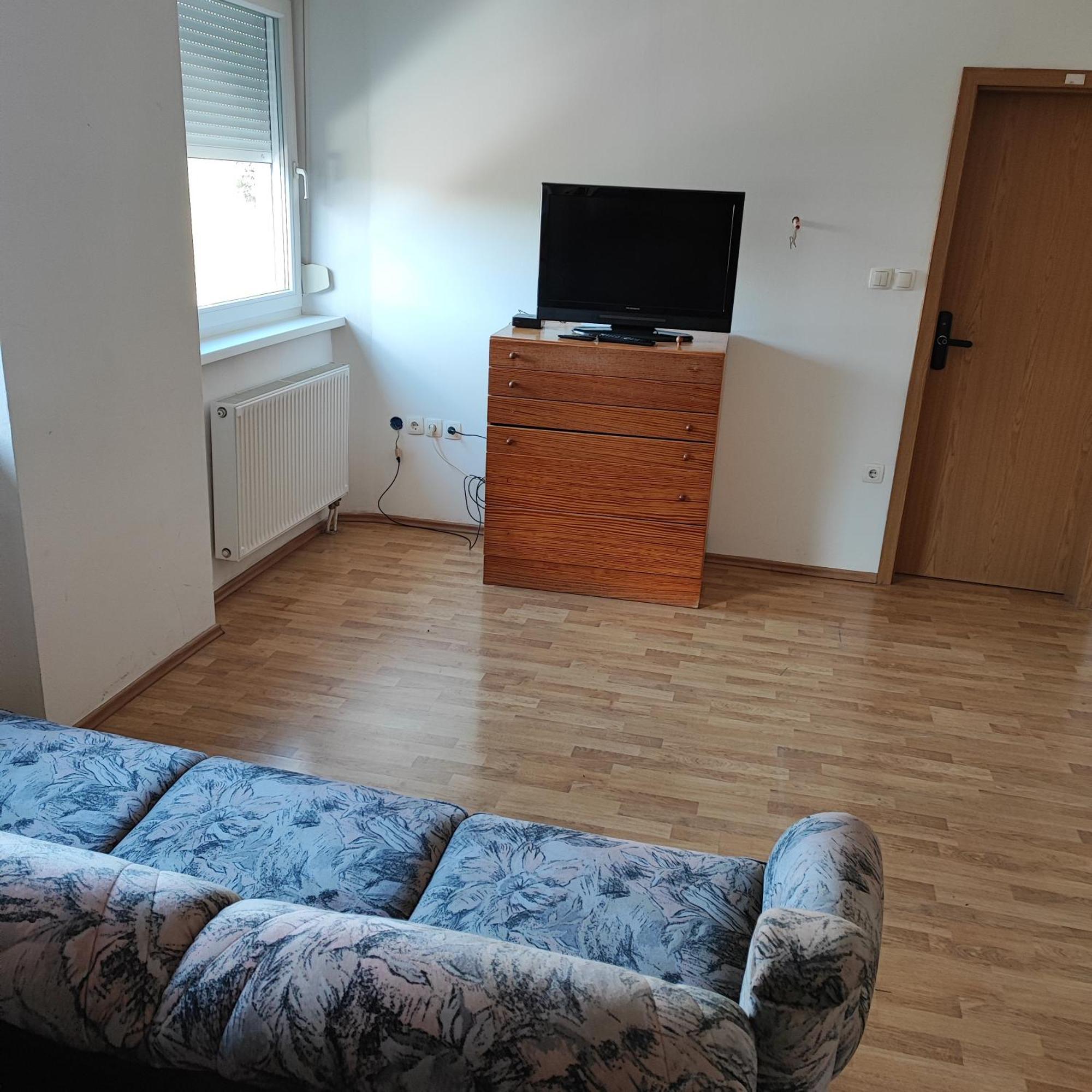 Sostanj Velenje Ravne Sobe Rooms Vrtacnik D O O Bagian luar foto